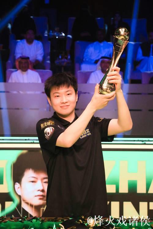 赵心童轰2杆破百5-2罗伯逊 夺利雅得锦标赛冠军 赵心童轰2杆破百5-2罗伯逊 夺利雅得锦标赛冠军